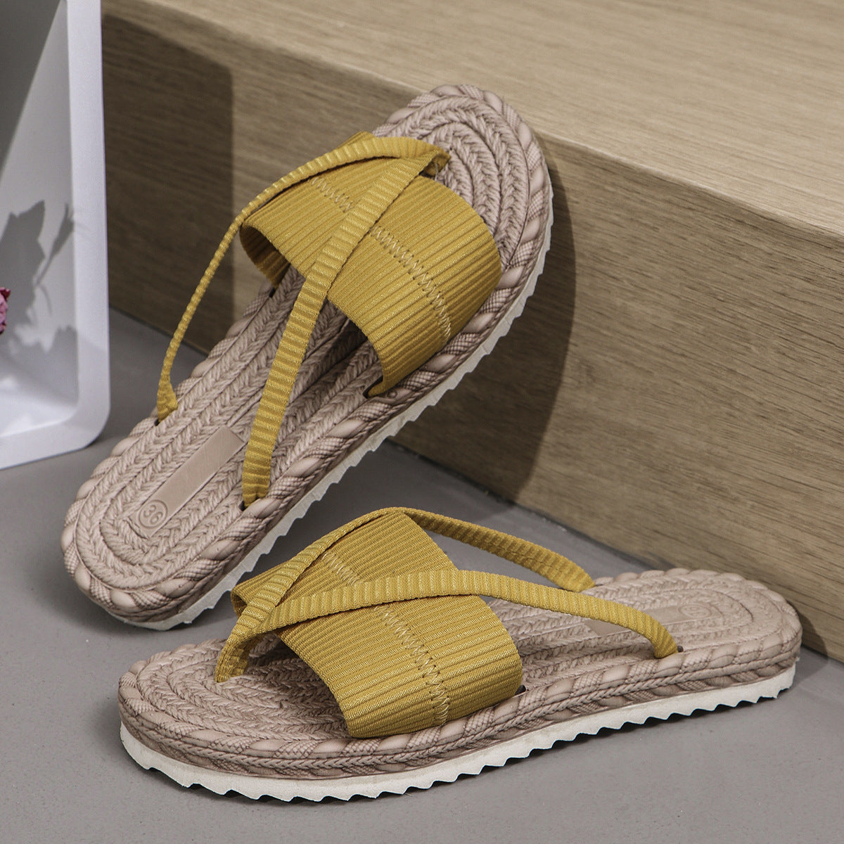 Women's  Beach Vacation Sandals Fashion Toe-Strap Flip-Flops Slipper